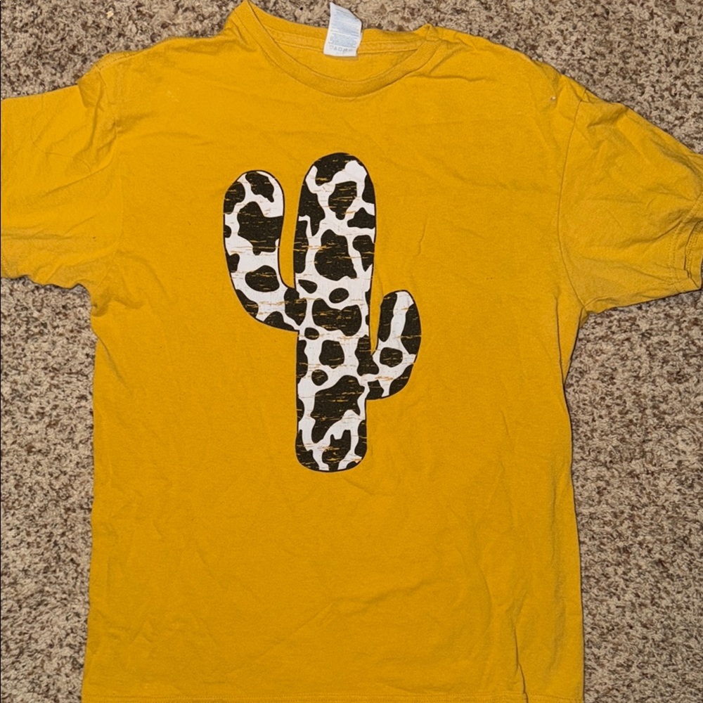 Cactus cow print mustard Yellow medium T-Shirt with Cactus Design